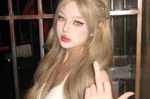 知名女网红翻车每天收入几万礼物却被曝光是AI生成的人物 知名女网红翻车每天收入几万礼物却被曝光是AI生成的人物
